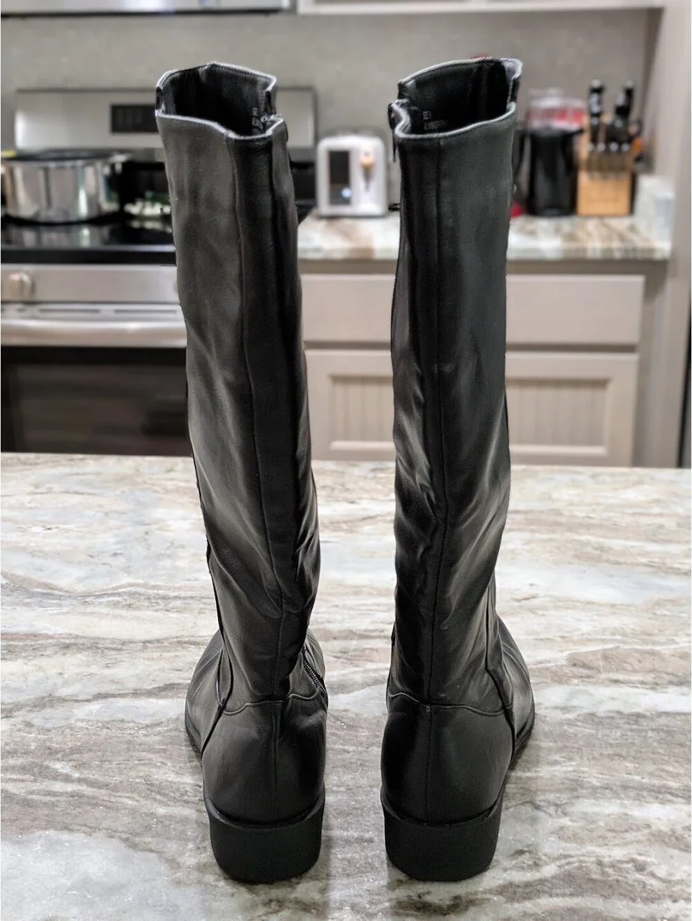 Black Knee‑High Boots Size 9 – Velvet Noir